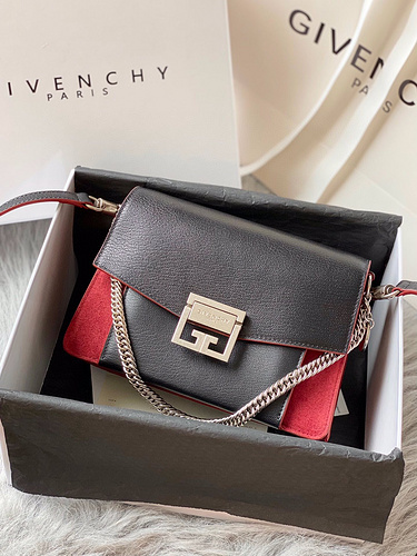 Givenchy-b6998672